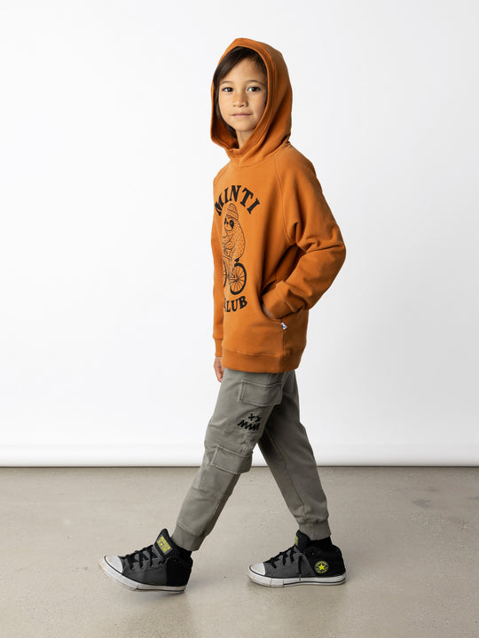 Minti kids clothing. Super comfy hoodie with side pockets and higher neck - perfect for cold days! 330 Gram // Brushed Inside // 95% Cotton // 5% Elastane.