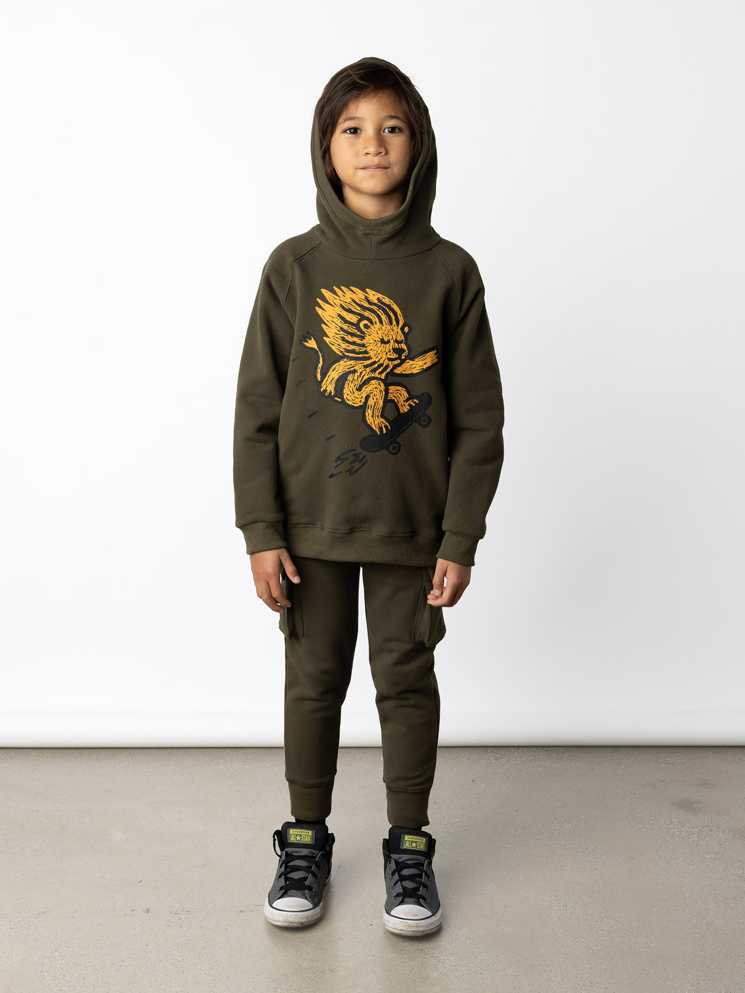 Minti kids clothing. Super comfy hoodie with side pockets and higher neck - perfect for cold days! 330 Gram // Brushed Inside // 95% Cotton // 5% Elastane.