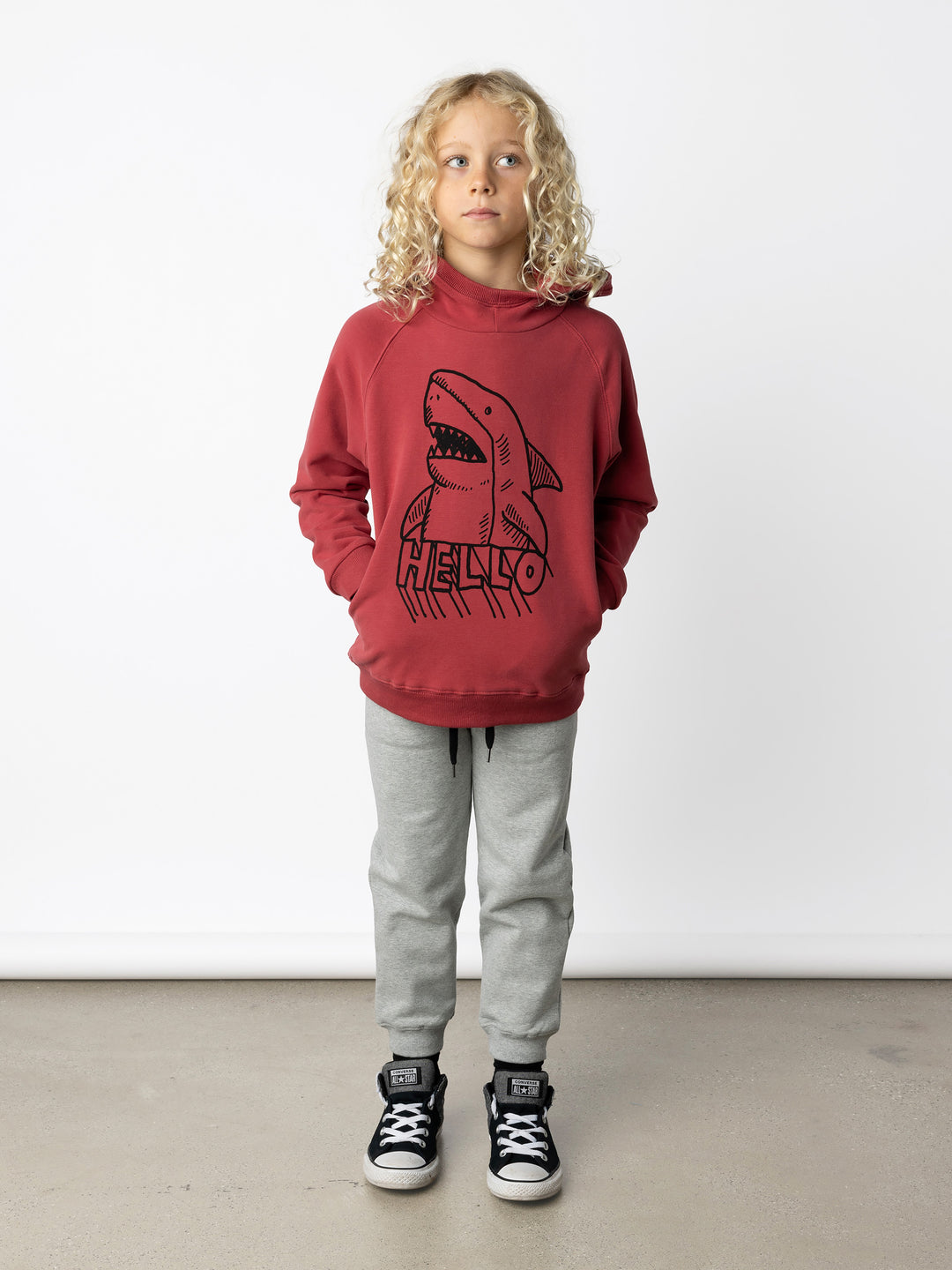 Minti kids clothing. Super comfy hoodie with side pockets and higher neck - perfect for cold days! 330 Gram // Brushed Inside // 95% Cotton // 5% Elastane.