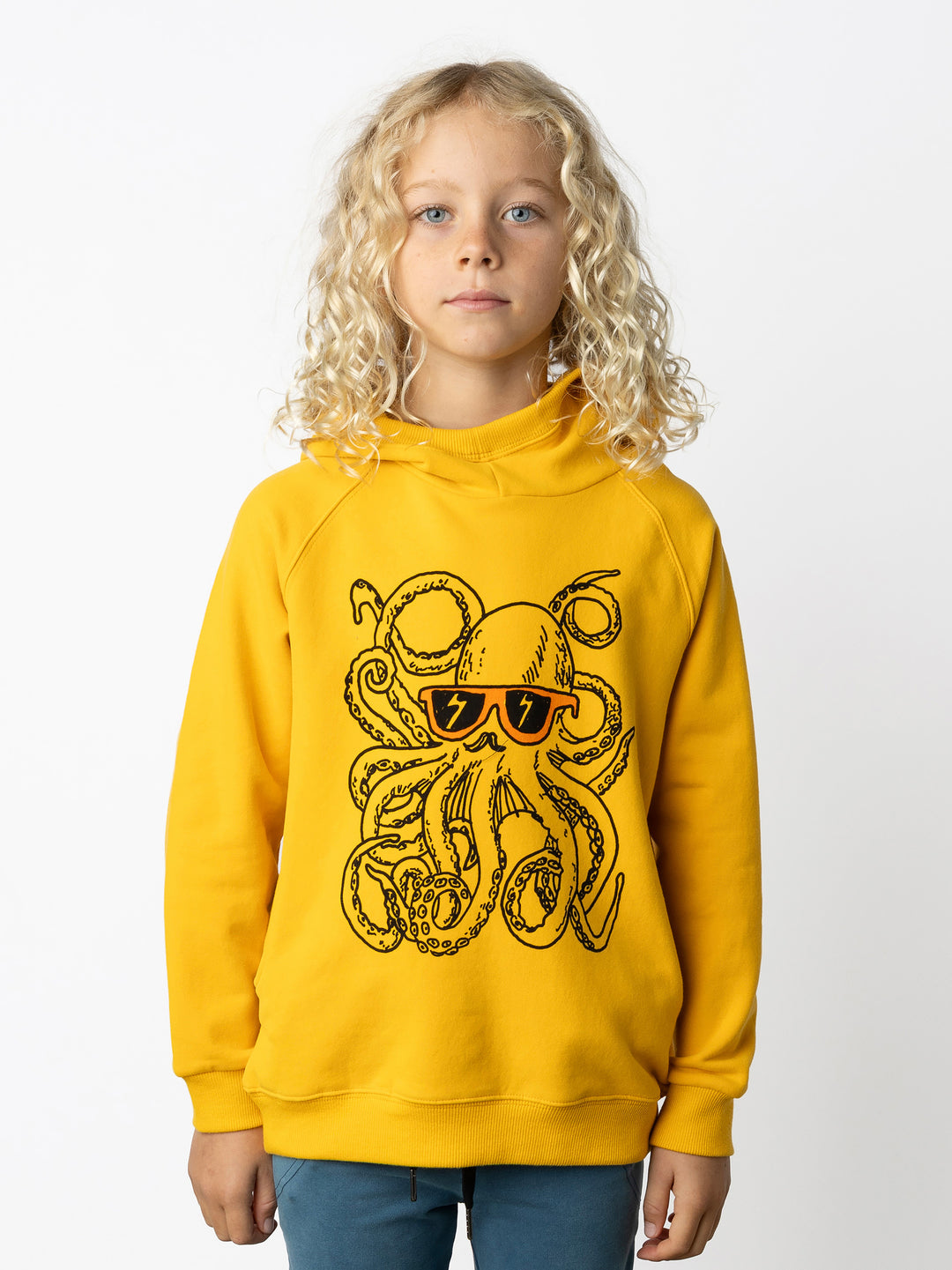 Minti kids clothing. Super comfy hoodie with side pockets and higher neck - perfect for cold days! 330 Gram // Brushed Inside // 95% Cotton // 5% Elastane.