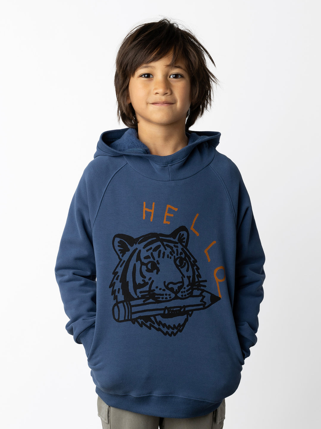 Minti kids clothing. Super comfy hoodie with side pockets and higher neck - perfect for cold days! 330 Gram // Brushed Inside // 95% Cotton // 5% Elastane.