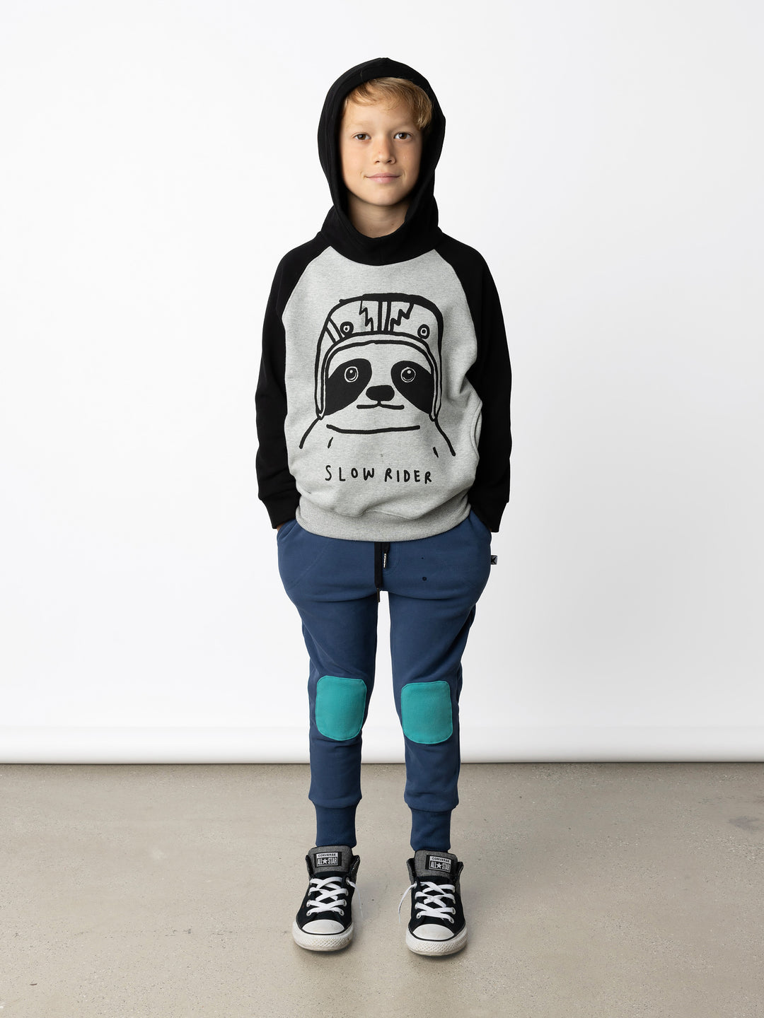 Minti kids clothing. Super comfy hoodie with side pockets and higher neck - perfect for cold days! 330 Gram // Brushed Inside // 95% Cotton // 5% Elastane.