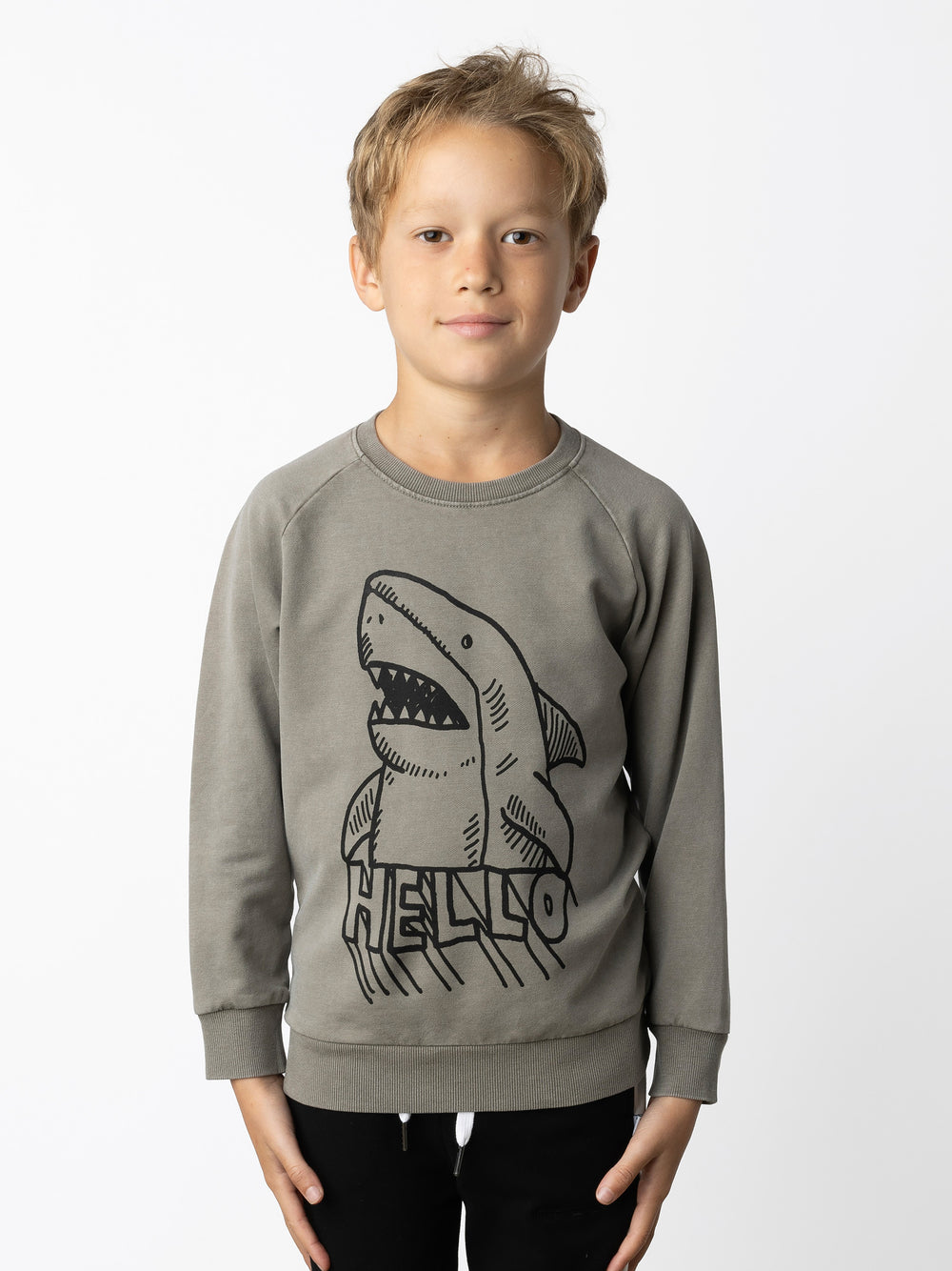 Minti kids clothing. Comfy lightweight raglan crew in super cool washed terry. 260 Gram // 95% Cotton // 5% Elastane.