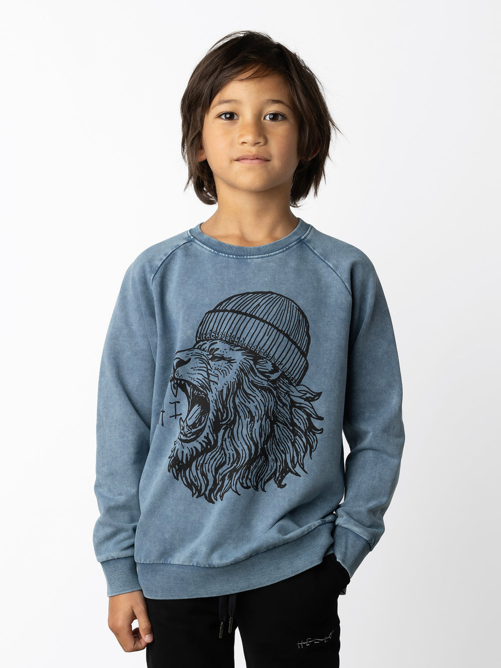 Minti kids clothing. Comfy lightweight raglan crew in super cool washed terry. 260 Gram // 95% Cotton // 5% Elastane.
