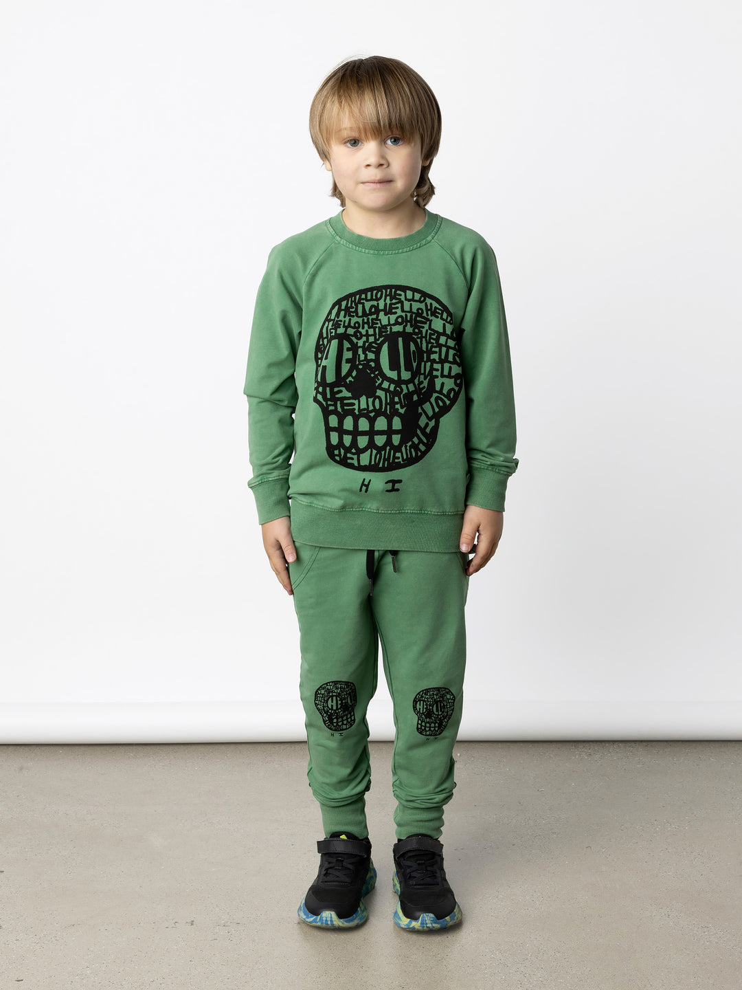 Minti kids clothing. Comfy lightweight raglan crew in super cool washed terry. 260 Gram // 95% Cotton // 5% Elastane.