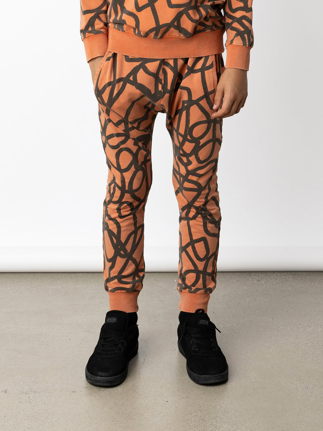 Minti kids clothing. Super popular Bronx style trackies with drop crotch, elastic waist and side pockets. 260 Gram // 95% Cotton // 5% Elastane.