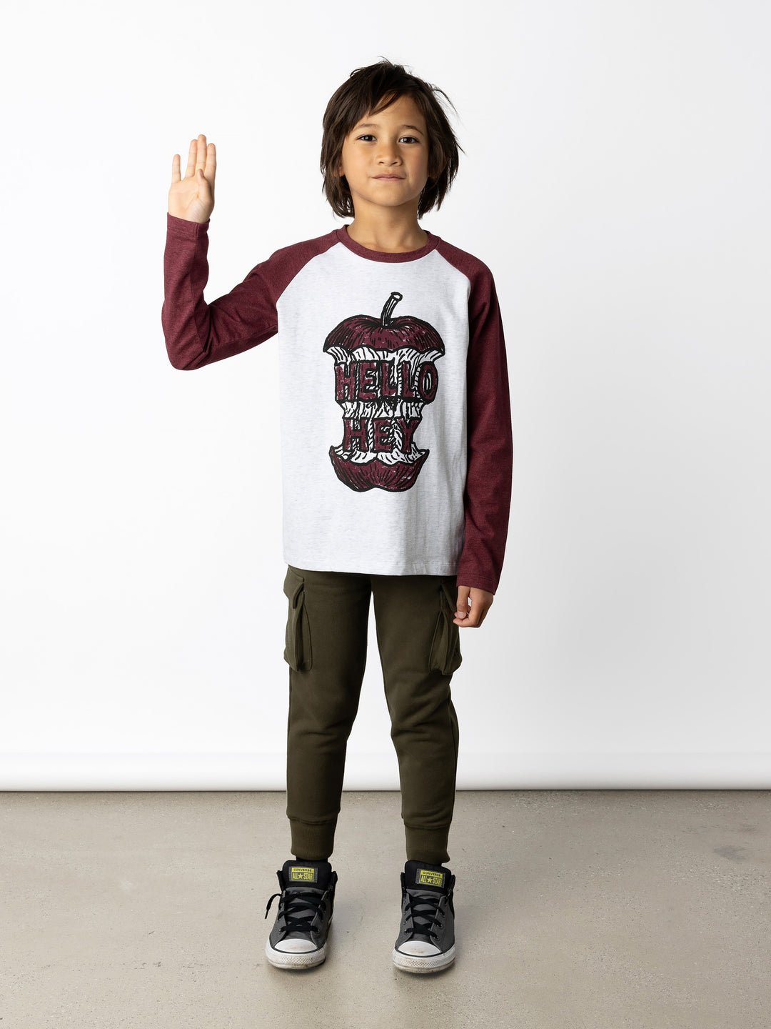 Minti kids clothing. Luxe raglan tee with contrast sleeves and neck. 190 Gram // 95% Cotton // 5% Elastane.