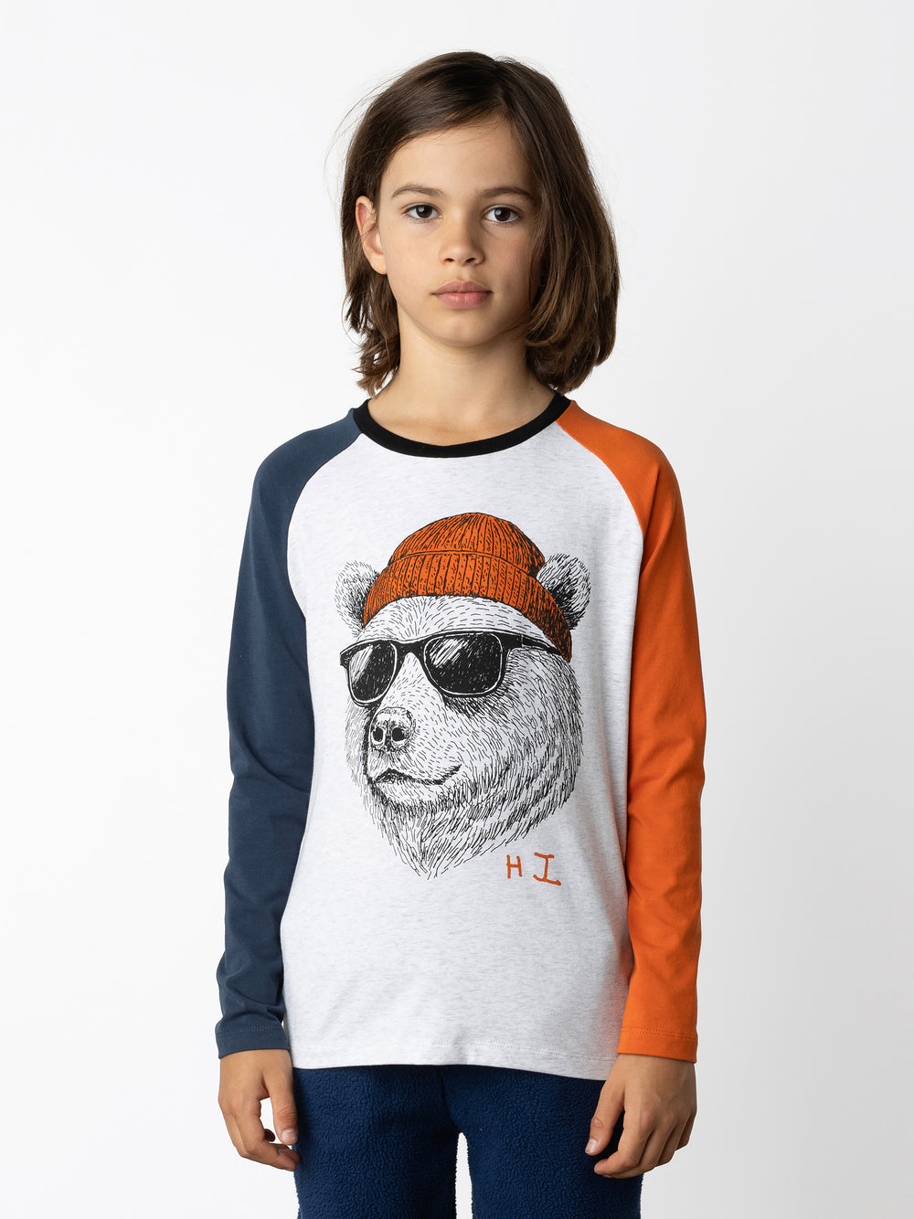Minti kids clothing. Luxe raglan tee with contrast sleeves and neck. 190 Gram // 95% Cotton // 5% Elastane.