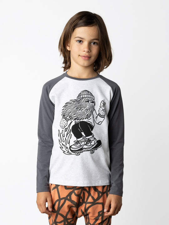 Minti kids clothing. Luxe raglan tee with contrast sleeves and neck. 190 Gram // 95% Cotton // 5% Elastane.
