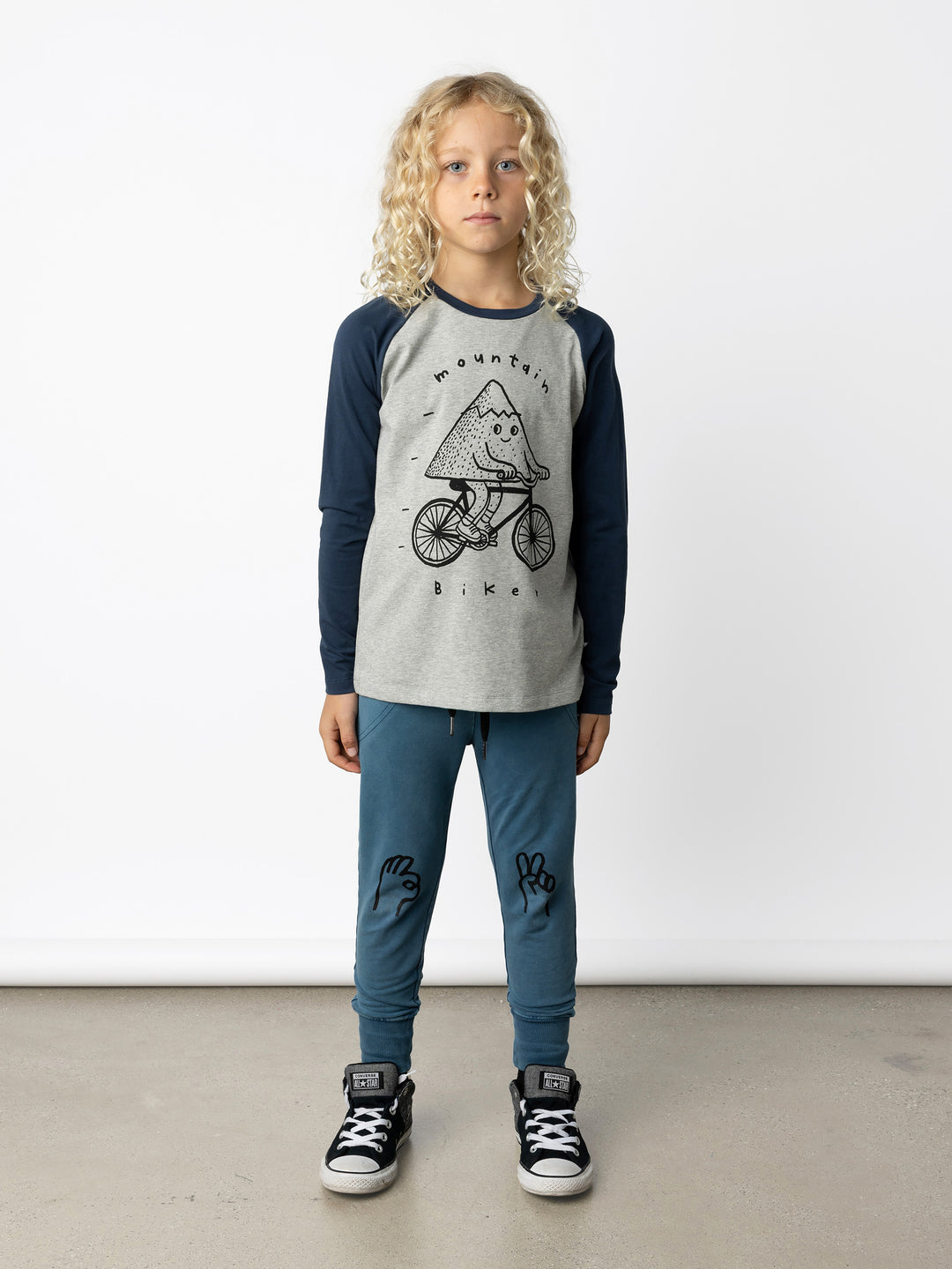 Minti kids clothing. Luxe raglan tee with contrast sleeves and neck. 190 Gram // 95% Cotton // 5% Elastane.