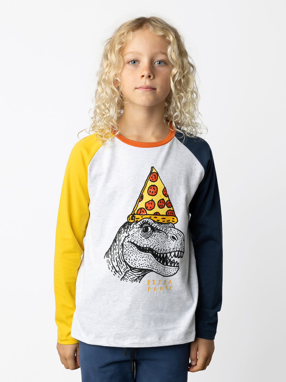 Minti kids clothing. Luxe raglan tee with contrast sleeves and neck. 190 Gram // 95% Cotton // 5% Elastane.