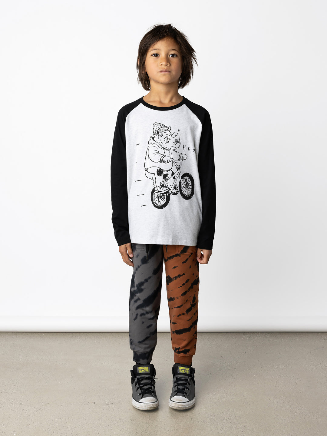 Minti kids clothing. Luxe raglan tee with contrast sleeves and neck. 190 Gram // 95% Cotton // 5% Elastane.