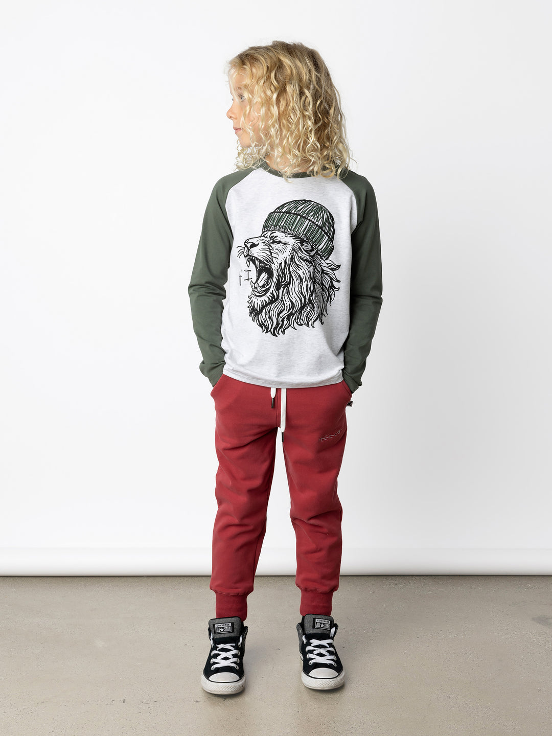 Minti kids clothing. Luxe raglan tee with contrast sleeves and neck. 190 Gram // 95% Cotton // 5% Elastane.