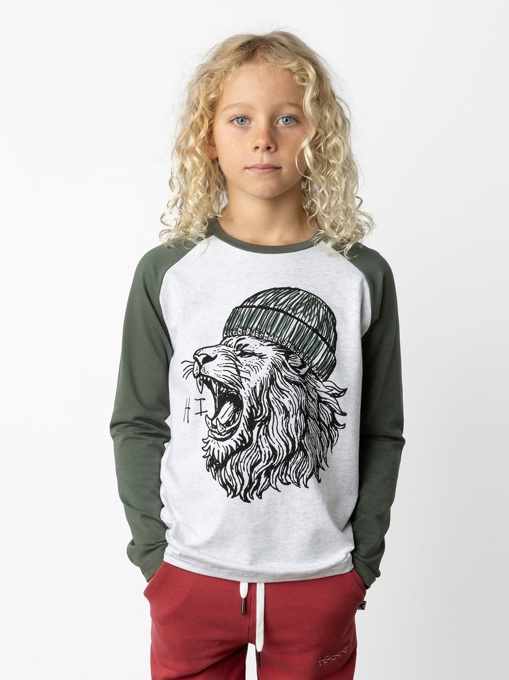 Minti kids clothing. Luxe raglan tee with contrast sleeves and neck. 190 Gram // 95% Cotton // 5% Elastane.