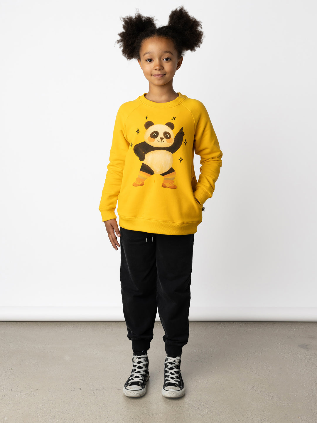 Minti kids clothing. Super comfy crew with rounded side pockets. 330 Gram // Brushed Inside // 95% Cotton // 5% Elastane.