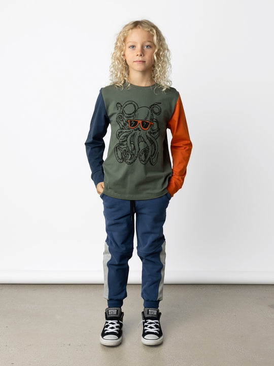 Minti kids clothing. Super luxe tee with self cuffs. 190 Gram // 95% Cotton // 5% Elastane.
