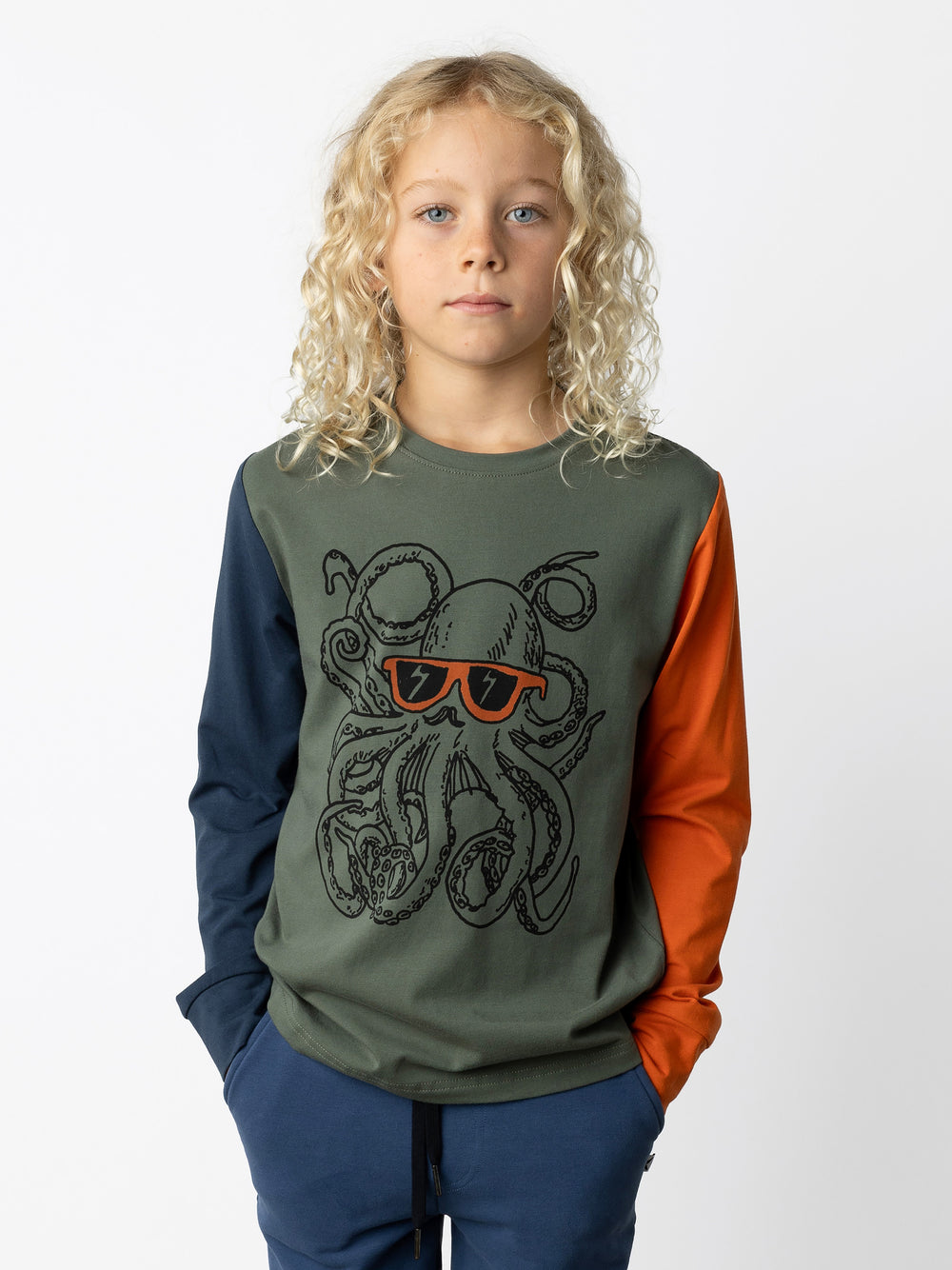 Minti kids clothing. Super luxe tee with self cuffs. 190 Gram // 95% Cotton // 5% Elastane.
