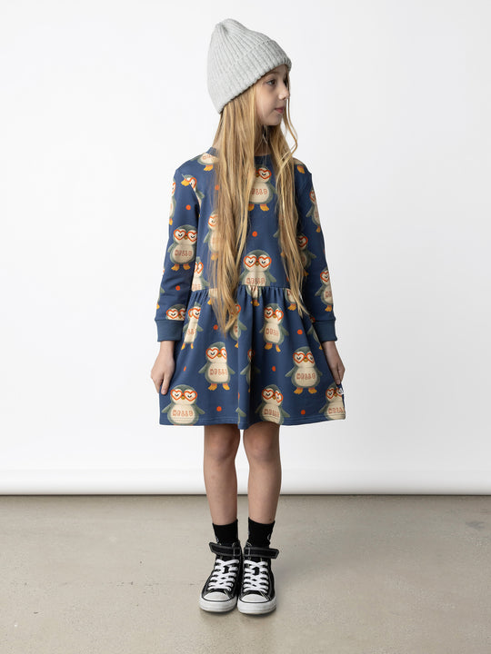 Minti kids clothing. Sweatshirting dress with ruched waist seam and hidden side pockets. 320 Gram // 95% Cotton // 5% Elastane.
