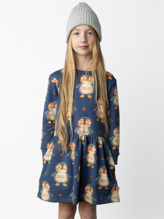 Minti kids clothing. Sweatshirting dress with ruched waist seam and hidden side pockets. 320 Gram // 95% Cotton // 5% Elastane.