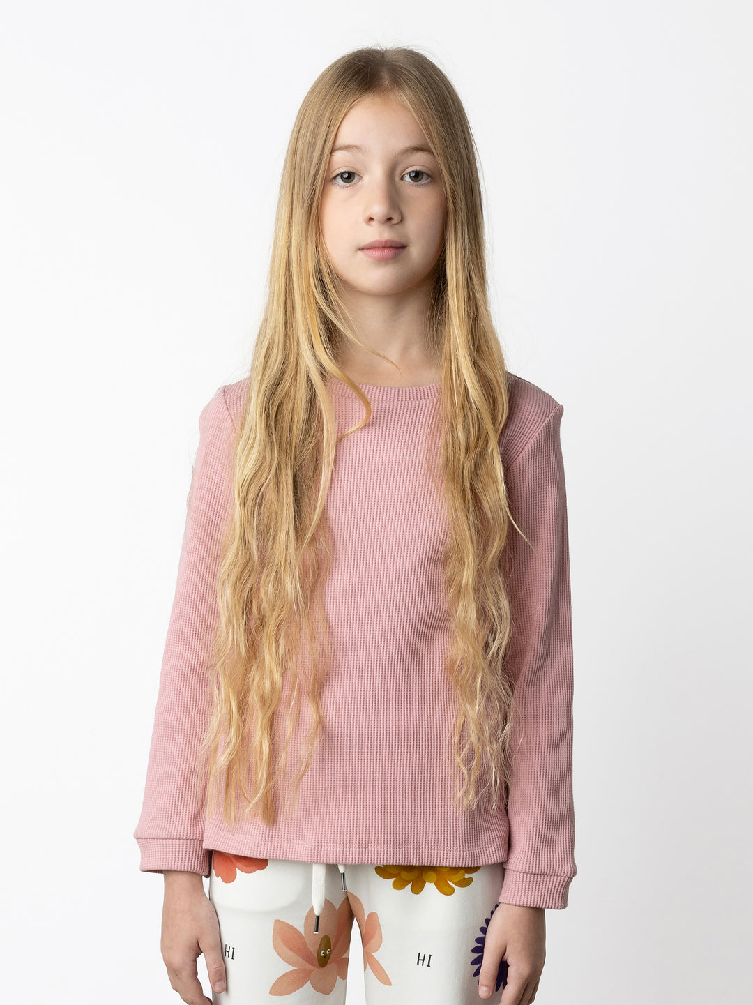 Minti kids clothing. Super cool universal fit Waffle tee with self cuffs, split side seam and slightly longer back hem. 95% Cotton // 5% Elastane.