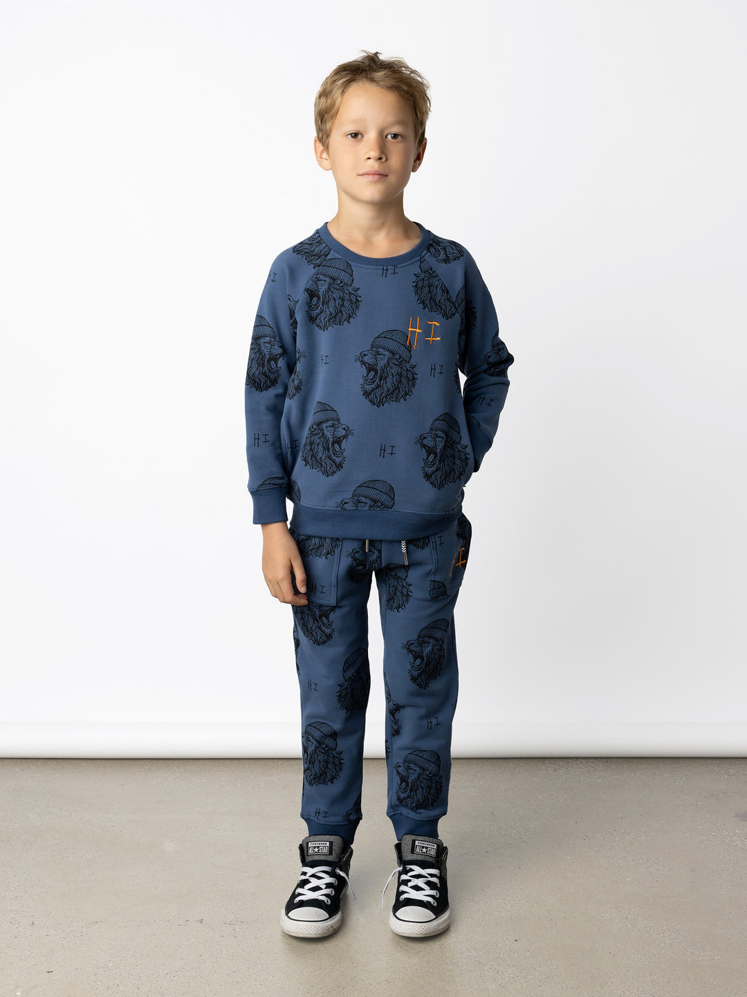 Minti kids clothing. Super cool and comfy crew with hidden side pockets. Perfect for keeping hands warm! 330 Gram // Brushed Inside // 95% Cotton // 5% Elastane.