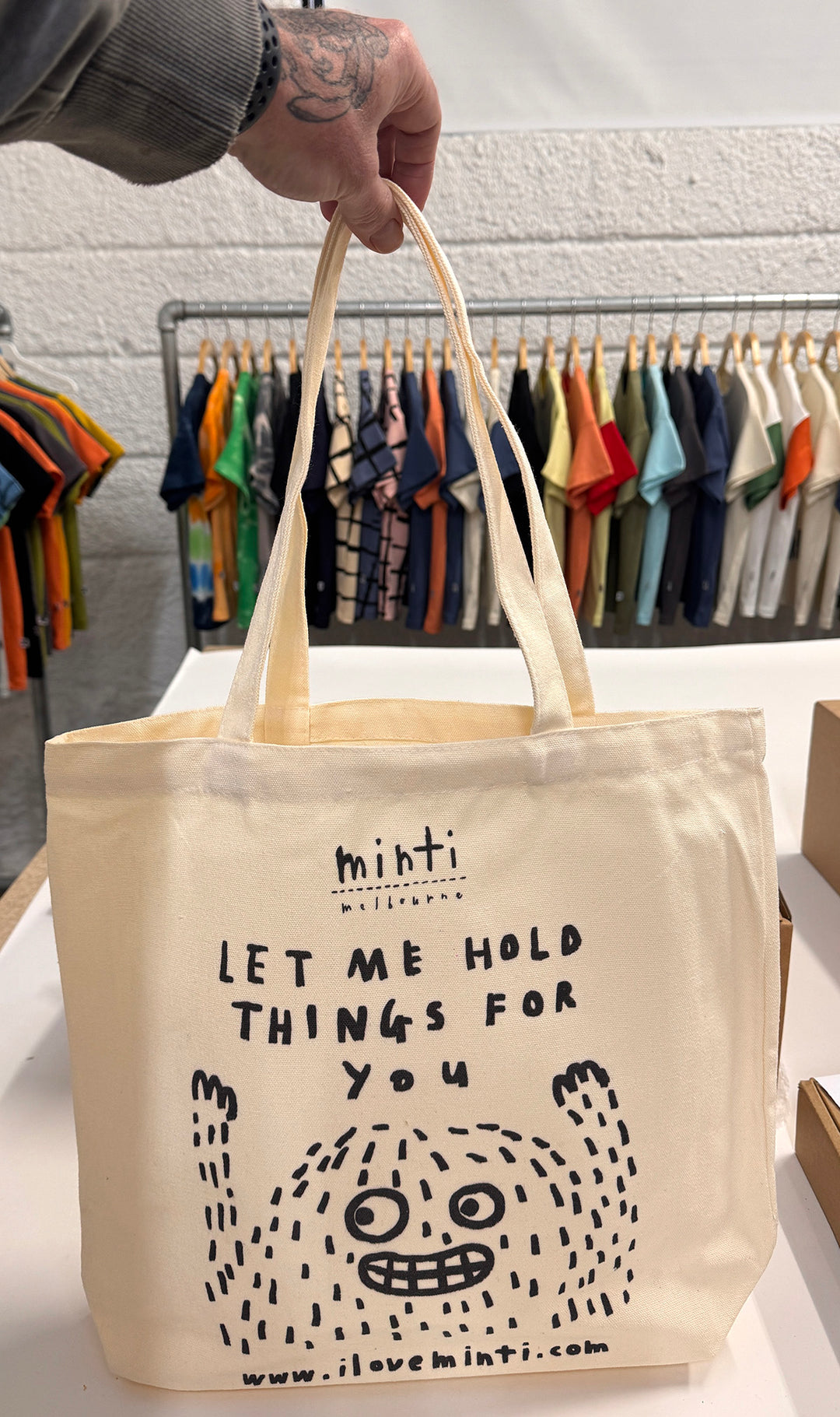 Minti tote bag, Let me hold things for you
